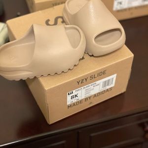 8k pure em yeezy slide